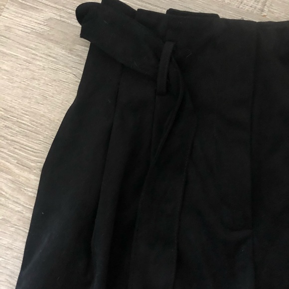 Black Tie-front Paperbag Shorts - Picture 2 of 6